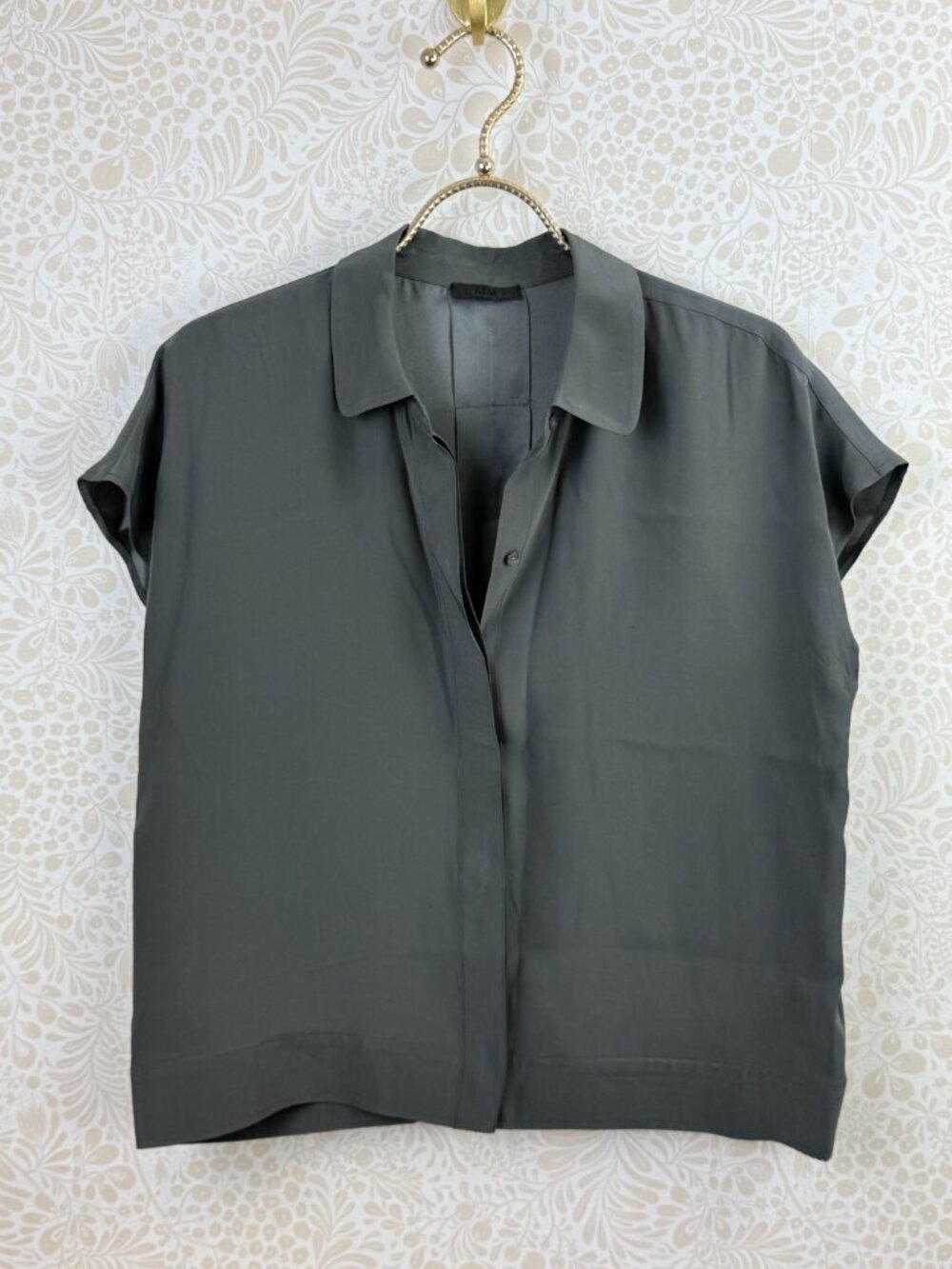 ATM 100% Silk Gray Plume Charmeuse Camp Shirt - Size - Small - Picture 8 of 9